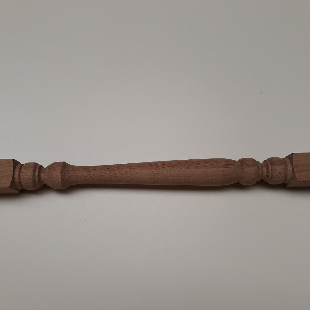 Image of WOCS090  White Oak Colonial Spindle 900/41mm