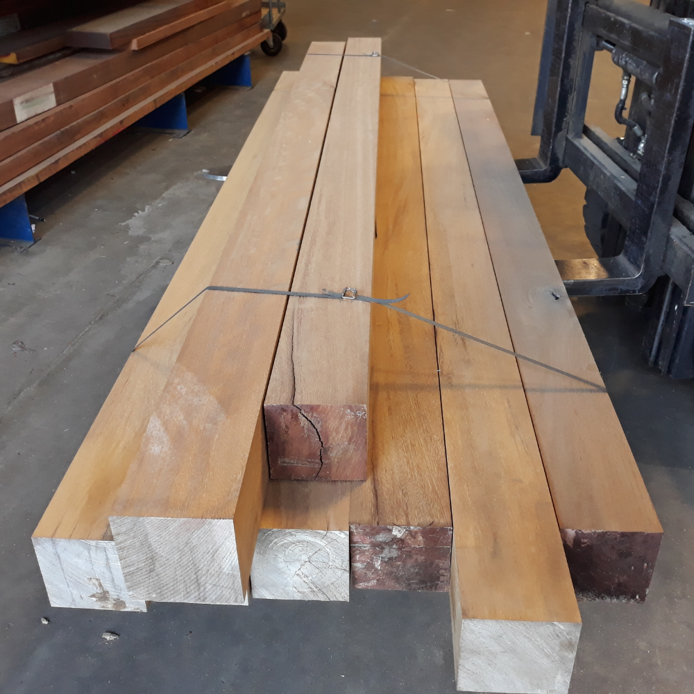 Sub image of 140 x 140 x 2440mm Fin Size Air Dried Iroko PAR 140 x 140mm Iroko Post number 2 in the gallery of images